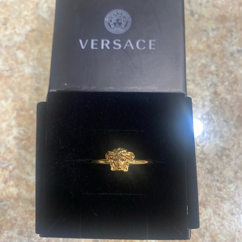 Versace Medusa Ring NIB - Picture 3 of 8